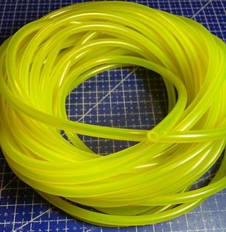 Hose petrol-oil resistant and for diesel (yellow).