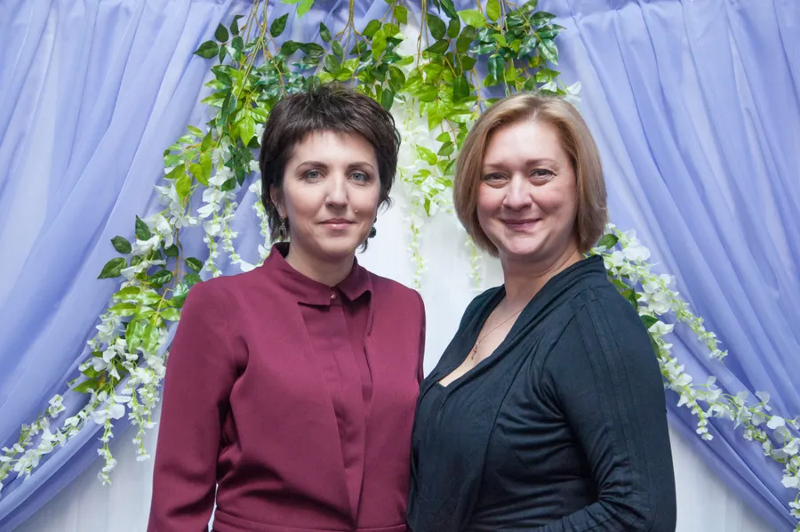 Анна Эдуардовна Разуваева, главный редактор журнала для родителей УМКА, и Лариса Юрьевна Гостева, инструктор по фитнесу, консультант по ГВ, детский клуб СОКРАТ