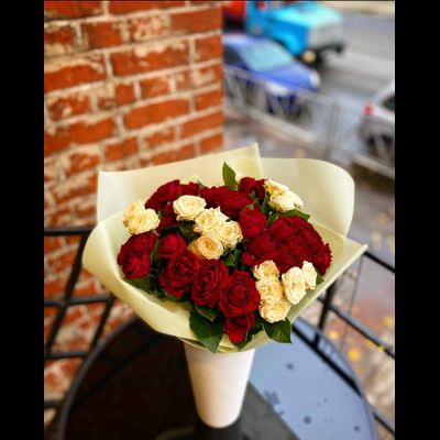 Букет роза кустовая 40 см 17 шт