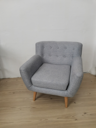 Интерьерное дизайнерское кресло Эллинг Tesla 12 (серо-синий) в стиле mid-century modern на высоких ножках из массива бука с износостойкой обивкой из рогожки и независимым пружинным блоком PocketSpring для гостиной, спальни или офиса, Дома-хорошо.рф