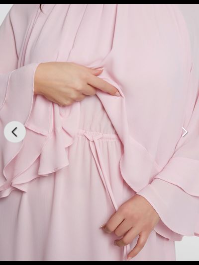 Нарядное платье светло-розового цвета