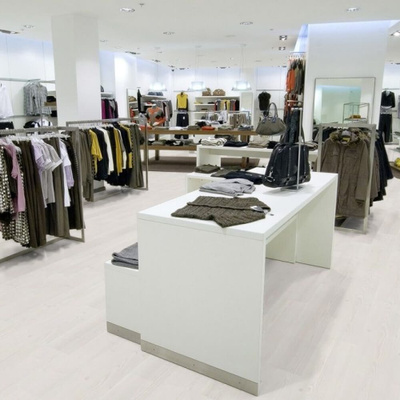 Биополы Purline Wineo 1500 wood L Pure Pine PL079C в интерьере магазина