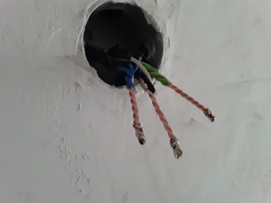 Монтаж электрических сетей учебных аудиторий воронежского Института Искусств