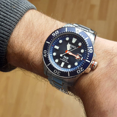 Наручные часы Seiko SNE549P1
