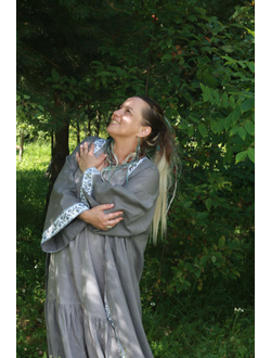 Халат-кимоно из конопли с вышивкой