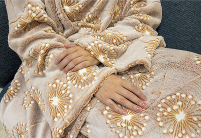 Плед с рукавами "Цветы" светящийся из микрофибры (велсофта)