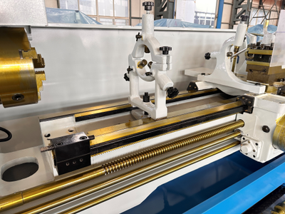 Универсальный токарный станок CQ6280