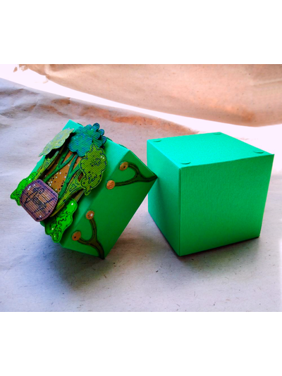 Красивая коробочка для кольца в стиле украшения