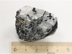 Кварц, черный турмалин (шерл), необработанный образец, Бразилия (39*42*22 мм, 47 г) №38081