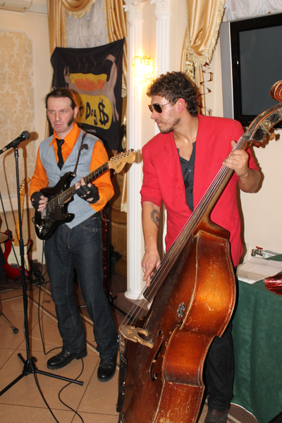 Рок-н-ролл Кавер группа  "HOT DOGS"