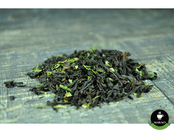 Черный чай с добавками "С листом смородины" 100г