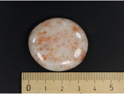 Солнечный камень, полировка плоская, Индия (36*33*8 мм, 16 г) №24455