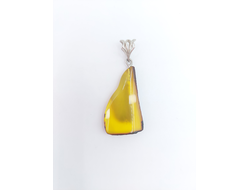 Кулон из прозрачного янтаря 08964