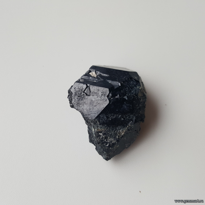 Шпинель — кристалл