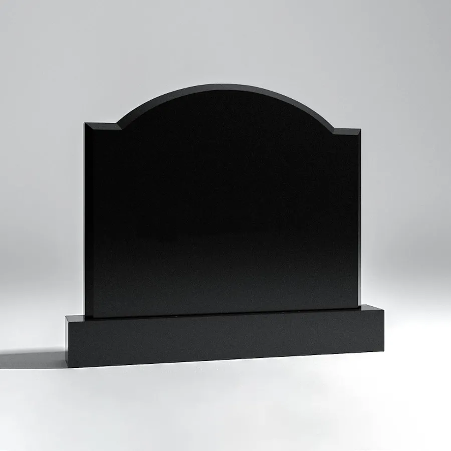 Памятник (габбро-диабаз).
Размеры стелы - 50*100/60*120 см.
Толщина - 5/8 см.
Стоимость - от 47000 руб. (за комплект с тумбой и цветником)