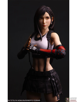 Фигурка Тифа Локхарт (Tifa Lockhart Play Arts Shin)