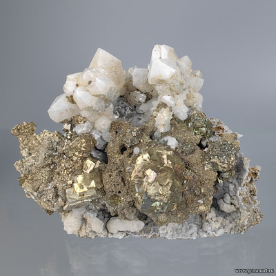 Кварц, пирротин, пирит. Россия. 130*95*60мм