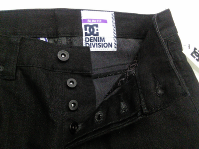 Джинсы DC
