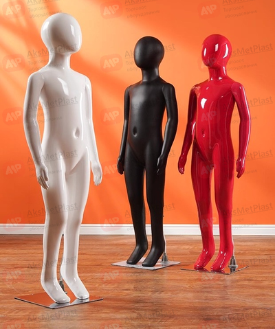 C138B Манекен детский пластиковый черный глянцевый 138 см на металлической подставке