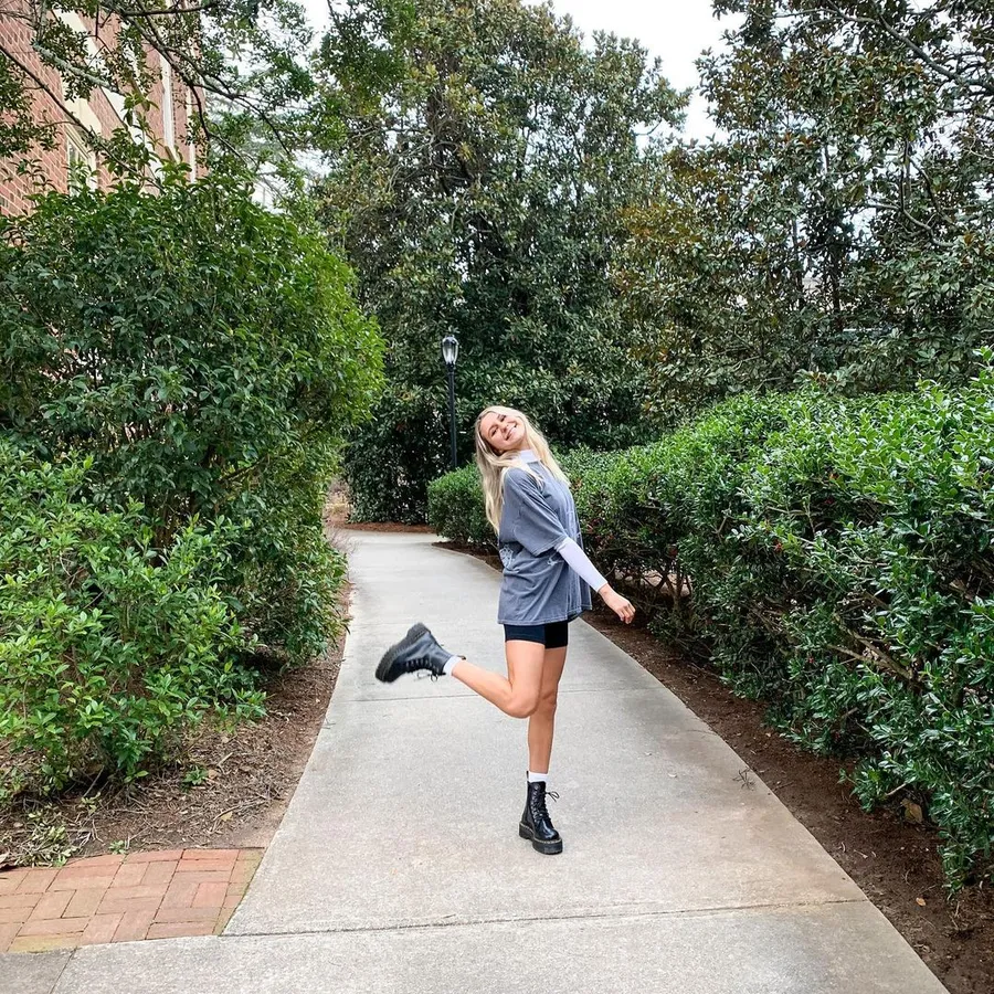 весенние ботинки черного цвета dr. martens женские