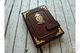 Кожаный ежедневник с тиснением эмблемы ГУЭБ