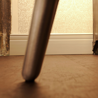 Напольный плинтус из дюрополимера Orac Decor - Axxent (Орак Декор - Акцент) SX156