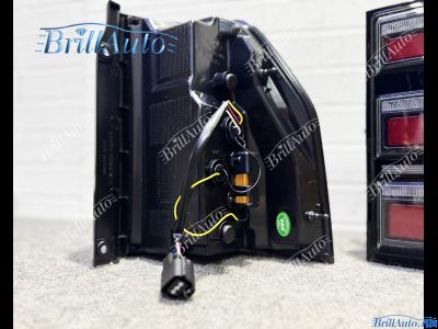 Задние фонари Mitsubishi Pajero 4 06-22 темные