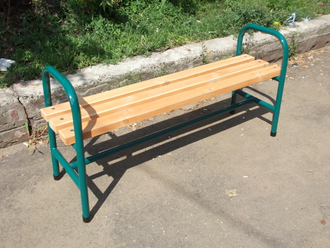 Скамья без спинки