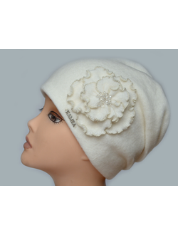 Белая польская шапка Камея осень - зима 2019 - 2020 фото