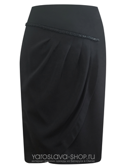 Размер 44, 46, 48. Юбка Т-176 с имитацией запаха, по переду на кокетке , декорированной бисером.