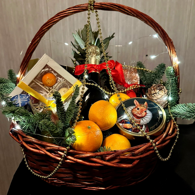 Новогодняя корзина (размер M)