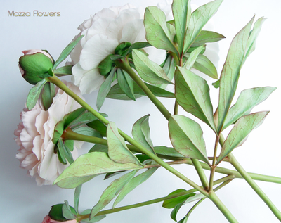 Букет пионов из полимерной глины.