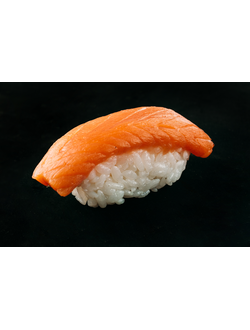 Саке Гурме Нигири с копченым лососем 1+1=1