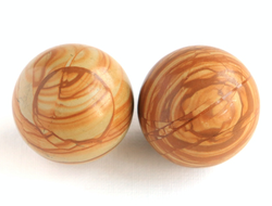 ШАРЫ ИЗ ЯШМЫ ОРЕХОВОЙ