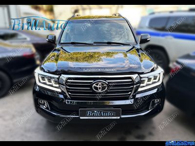 Рестайлинг Toyota Land Cruiser 200 07-15 стиль 21 + фары стиль LC300
