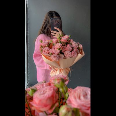 Букет пионовидных роз (7 веток)