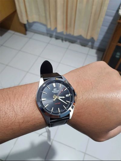 Часы Casio Edifice EFV-140L-1A