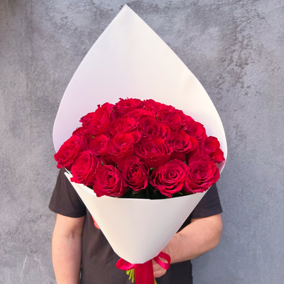 Букет красных роз 25 шт