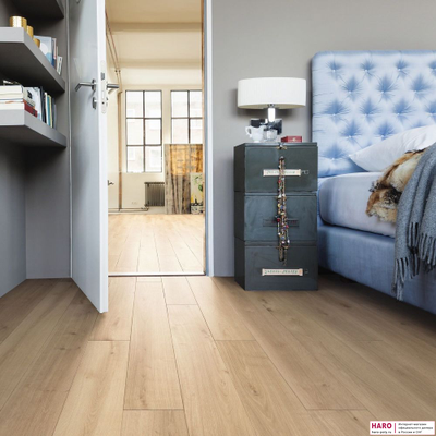 Декор ламината Haro Дуб Мелина Пуро 535238 в интерьере гостиной