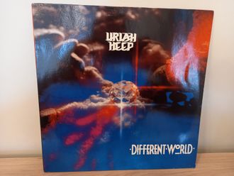 Uriah Heep – Different World VG+/VG+