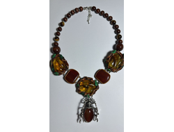 колье с янтарем