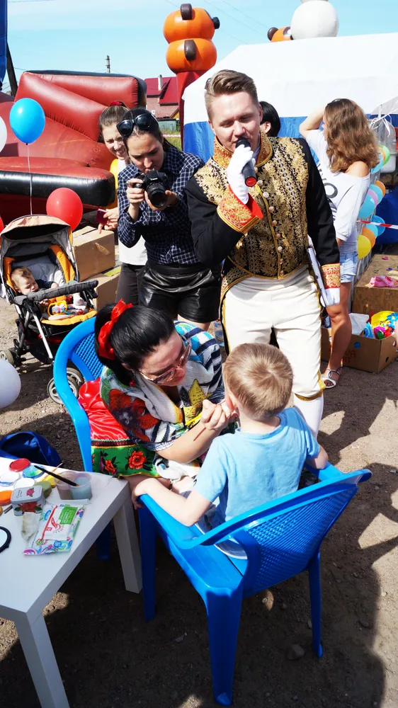 Ведущий День Поселения Пеники