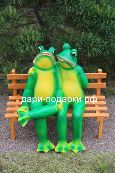 Лягушки на скамейке 57*66см   5кг   полистоун Россия 6839/012264*