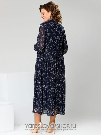 Женское шифоновое платье с цветочным принтом на синем фоне