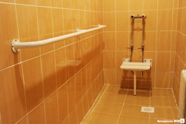 Стульчик откидной для душевой