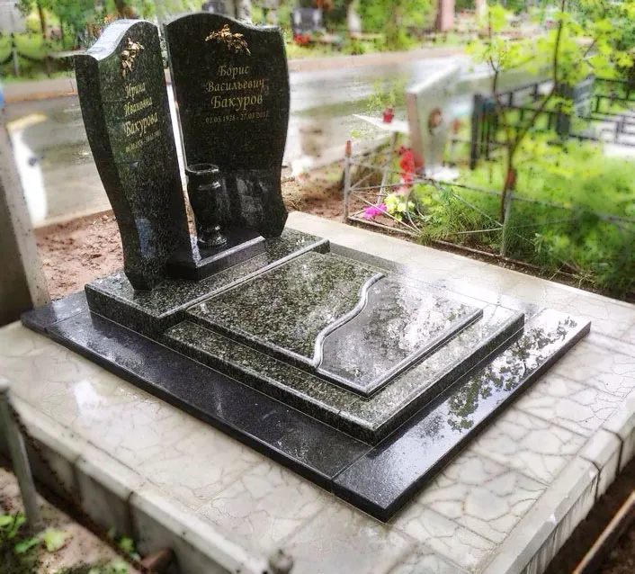 Комплекс комбинированный из зеленого гранита