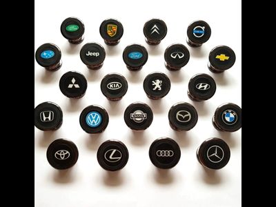 Магнитный держатель для телефона в машину INFINITI