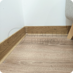 Плинтус Vilo Linela из ПВХ 403 Дуб Гамильтон с мягким краем 16х80х2000 мм.