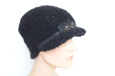 chernaya-kepka-zhokeyka-zhenskaya-vizio-italiya-9011-vk