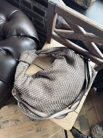 Женская большая плетеная сумка хобо из натуральной винтажной кожи Vera Pelle цвет тауп. Арт. 0268372